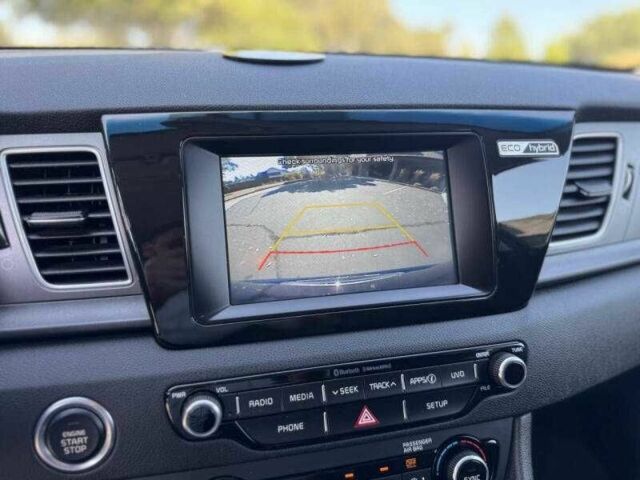 Синій Кіа Niro, об'ємом двигуна 1.6 л та пробігом 49 тис. км за 3500 $, фото 7 на Automoto.ua