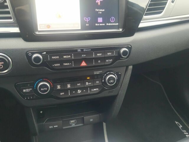 Синий Киа Niro, объемом двигателя 0 л и пробегом 121 тыс. км за 18355 $, фото 8 на Automoto.ua