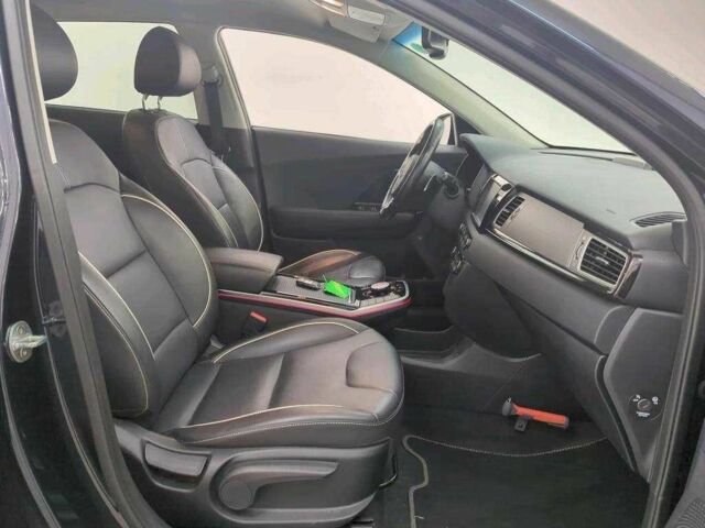 Синий Киа Niro, объемом двигателя 0 л и пробегом 121 тыс. км за 18355 $, фото 6 на Automoto.ua
