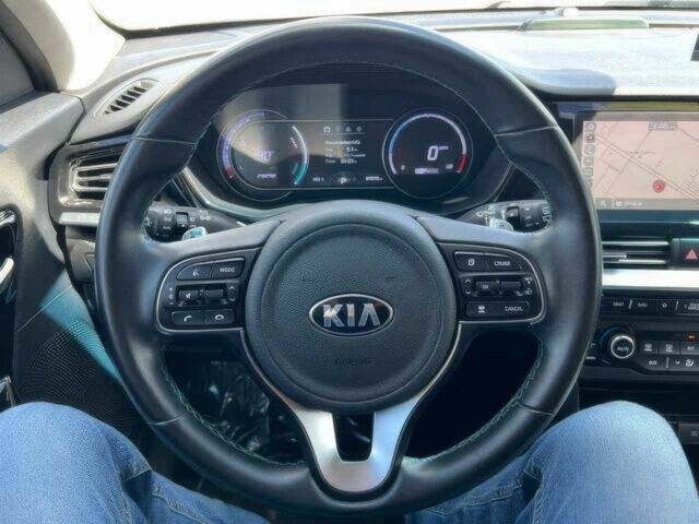 Синий Киа Niro, объемом двигателя 0 л и пробегом 74 тыс. км за 10000 $, фото 8 на Automoto.ua