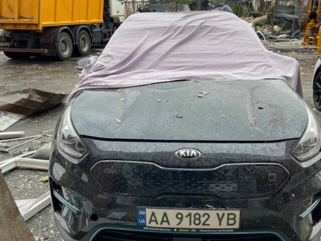 Синій Кіа Niro, об'ємом двигуна 0 л та пробігом 65 тис. км за 8000 $, фото 7 на Automoto.ua