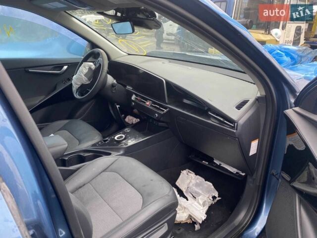 Синий Киа Niro, объемом двигателя 0 л и пробегом 46 тыс. км за 10800 $, фото 2 на Automoto.ua