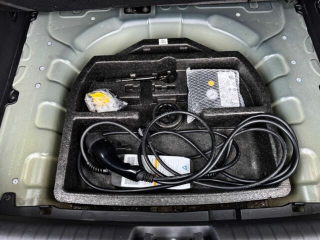 Синий Киа Niro, объемом двигателя 0 л и пробегом 172 тыс. км за 16999 $, фото 16 на Automoto.ua