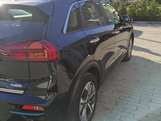 Синій Кіа Niro, об'ємом двигуна 0 л та пробігом 100 тис. км за 19300 $, фото 2 на Automoto.ua
