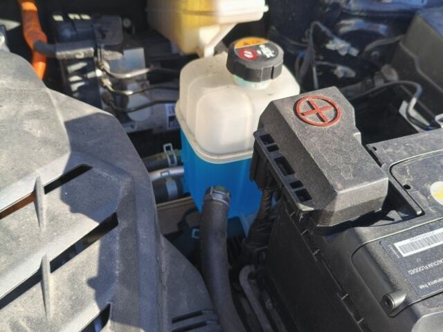 Синій Кіа Niro, об'ємом двигуна 0 л та пробігом 100 тис. км за 19300 $, фото 20 на Automoto.ua