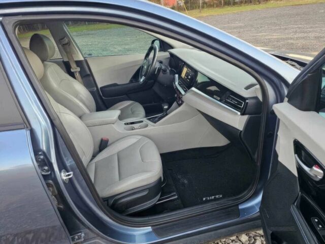 Синій Кіа Niro, об'ємом двигуна 1.6 л та пробігом 33 тис. км за 8700 $, фото 8 на Automoto.ua