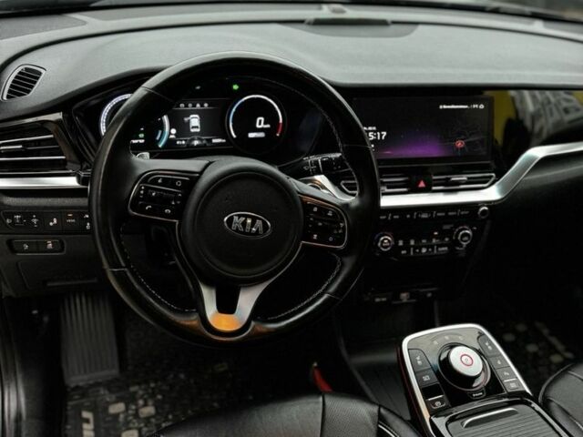 Синий Киа Niro, объемом двигателя 0 л и пробегом 93 тыс. км за 19999 $, фото 6 на Automoto.ua