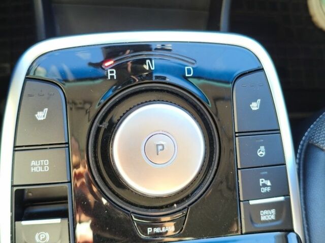 Синій Кіа Niro, об'ємом двигуна 0 л та пробігом 100 тис. км за 19300 $, фото 13 на Automoto.ua