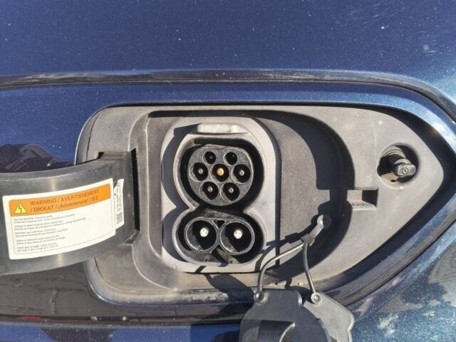 Синій Кіа Niro, об'ємом двигуна 0 л та пробігом 100 тис. км за 19300 $, фото 12 на Automoto.ua