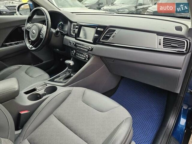 Синий Киа Niro, объемом двигателя 1.58 л и пробегом 179 тыс. км за 14400 $, фото 17 на Automoto.ua