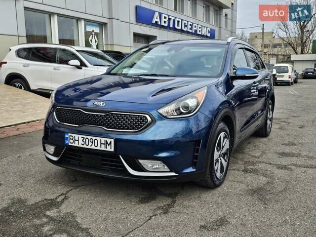 Синий Киа Niro, объемом двигателя 1.58 л и пробегом 179 тыс. км за 14400 $, фото 1 на Automoto.ua