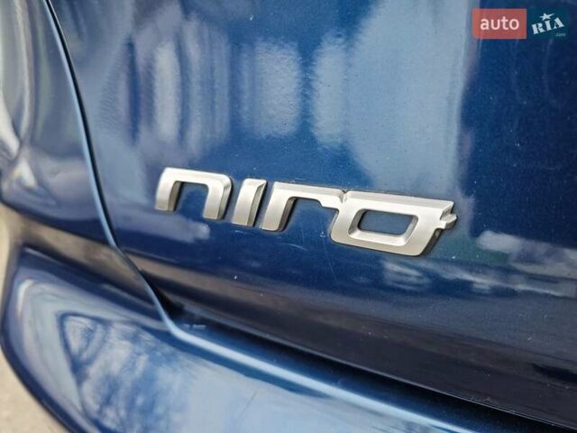 Синий Киа Niro, объемом двигателя 1.58 л и пробегом 179 тыс. км за 14400 $, фото 10 на Automoto.ua