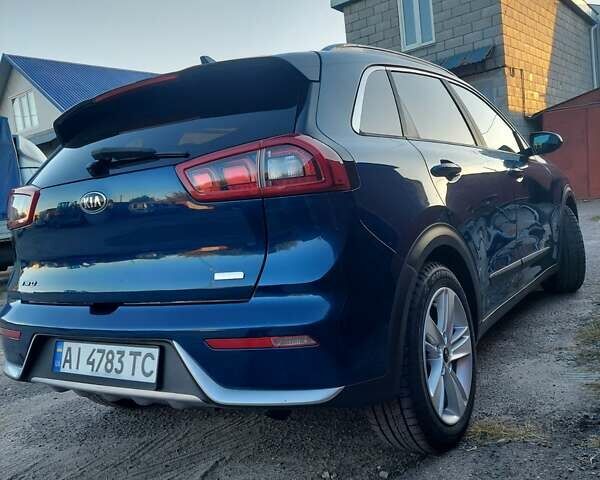 Синий Киа Niro, объемом двигателя 1.58 л и пробегом 160 тыс. км за 14200 $, фото 1 на Automoto.ua