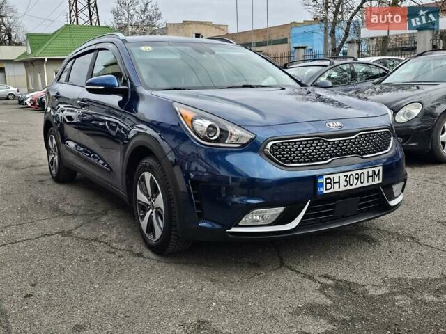 Синий Киа Niro, объемом двигателя 1.58 л и пробегом 179 тыс. км за 14400 $, фото 3 на Automoto.ua