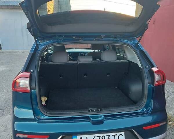 Синий Киа Niro, объемом двигателя 1.58 л и пробегом 160 тыс. км за 14200 $, фото 4 на Automoto.ua