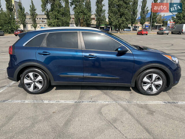 Синій Кіа Niro, об'ємом двигуна 1.58 л та пробігом 83 тис. км за 16500 $, фото 7 на Automoto.ua