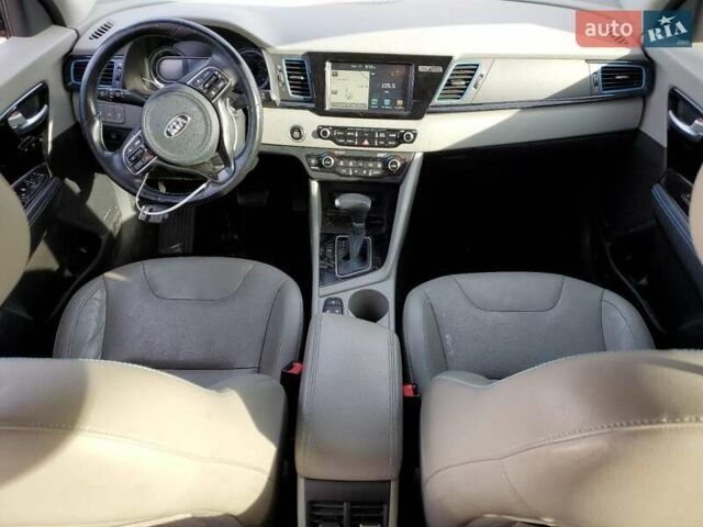 Синий Киа Niro, объемом двигателя 1.58 л и пробегом 122 тыс. км за 2400 $, фото 6 на Automoto.ua