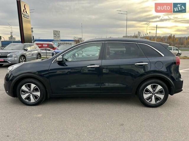 Синий Киа Niro, объемом двигателя 1.58 л и пробегом 119 тыс. км за 18300 $, фото 4 на Automoto.ua