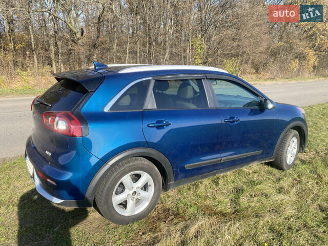 Синий Киа Niro, объемом двигателя 1.58 л и пробегом 197 тыс. км за 14800 $, фото 2 на Automoto.ua