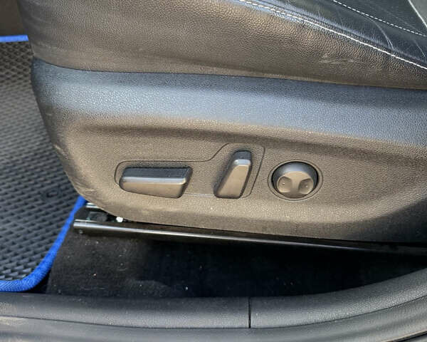 Синий Киа Niro, объемом двигателя 1.59 л и пробегом 114 тыс. км за 19000 $, фото 23 на Automoto.ua