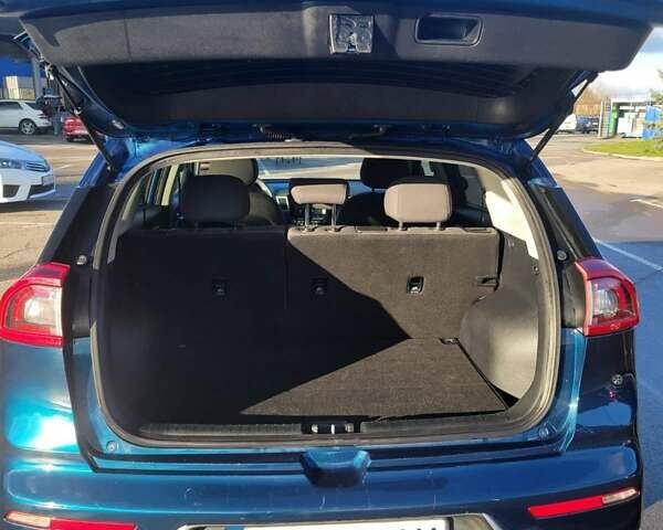 Синій Кіа Niro, об'ємом двигуна 1.58 л та пробігом 146 тис. км за 14700 $, фото 8 на Automoto.ua