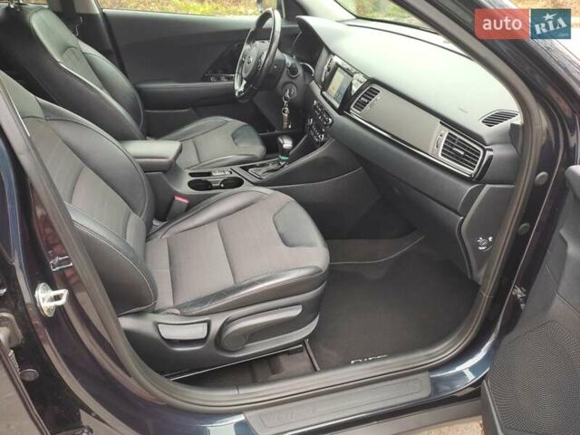 Синий Киа Niro, объемом двигателя 1.58 л и пробегом 219 тыс. км за 16200 $, фото 37 на Automoto.ua