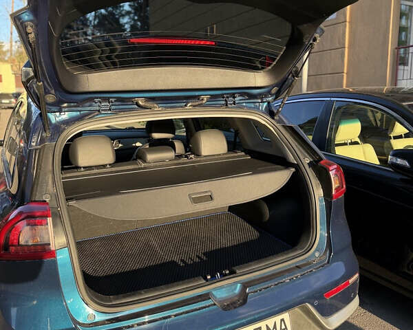 Синий Киа Niro, объемом двигателя 1.59 л и пробегом 114 тыс. км за 19000 $, фото 47 на Automoto.ua