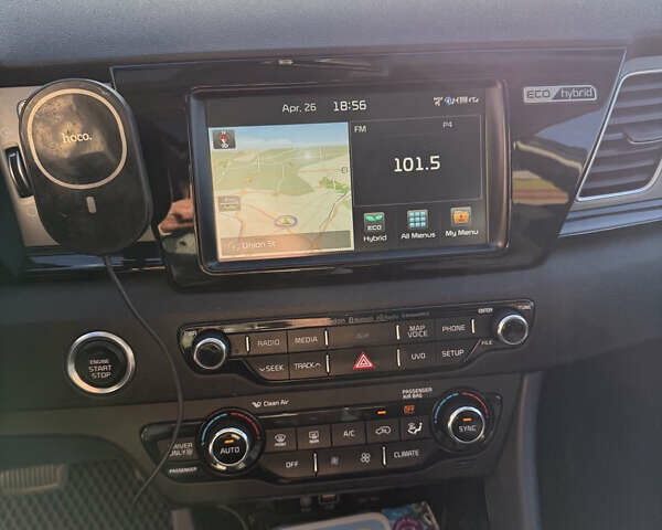 Синий Киа Niro, объемом двигателя 1.59 л и пробегом 114 тыс. км за 19000 $, фото 30 на Automoto.ua