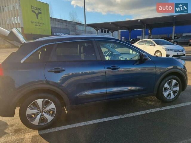 Синій Кіа Niro, об'ємом двигуна 1.58 л та пробігом 146 тис. км за 14700 $, фото 7 на Automoto.ua