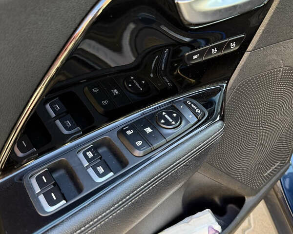 Синий Киа Niro, объемом двигателя 1.59 л и пробегом 114 тыс. км за 19000 $, фото 25 на Automoto.ua