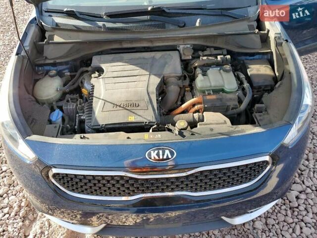 Синий Киа Niro, объемом двигателя 1.58 л и пробегом 122 тыс. км за 2400 $, фото 11 на Automoto.ua