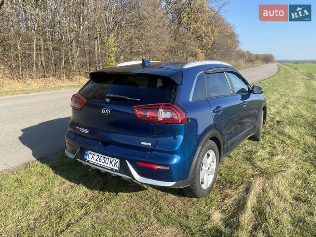 Синий Киа Niro, объемом двигателя 1.58 л и пробегом 197 тыс. км за 14800 $, фото 1 на Automoto.ua