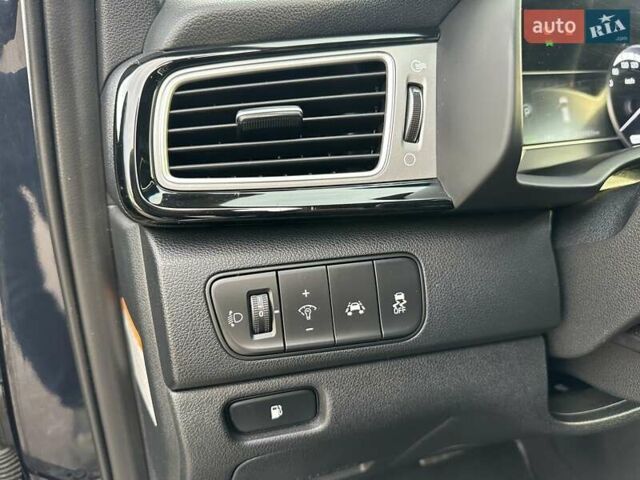 Синий Киа Niro, объемом двигателя 1.58 л и пробегом 119 тыс. км за 18300 $, фото 15 на Automoto.ua