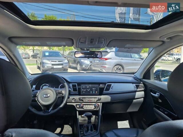 Синій Кіа Niro, об'ємом двигуна 1.58 л та пробігом 181 тис. км за 16900 $, фото 12 на Automoto.ua