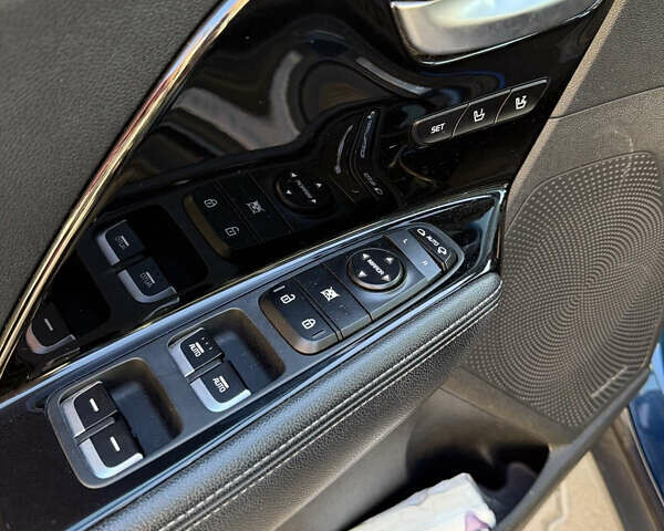 Синий Киа Niro, объемом двигателя 1.59 л и пробегом 114 тыс. км за 19000 $, фото 24 на Automoto.ua