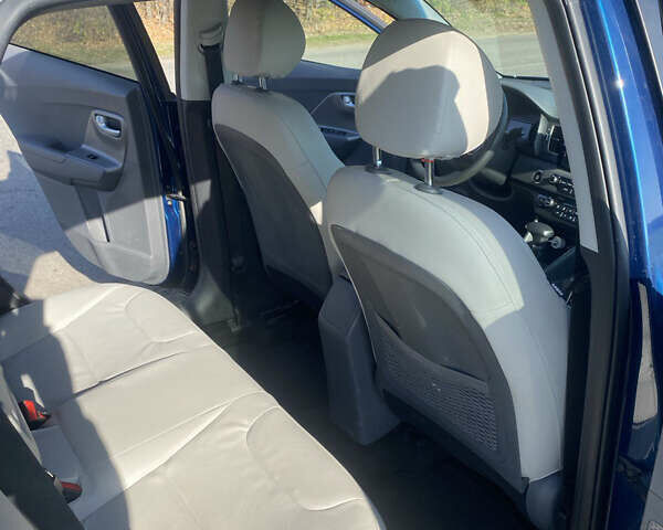 Синий Киа Niro, объемом двигателя 1.58 л и пробегом 197 тыс. км за 14800 $, фото 7 на Automoto.ua