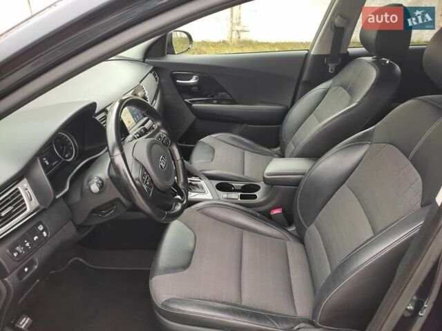 Синий Киа Niro, объемом двигателя 1.58 л и пробегом 219 тыс. км за 16200 $, фото 33 на Automoto.ua