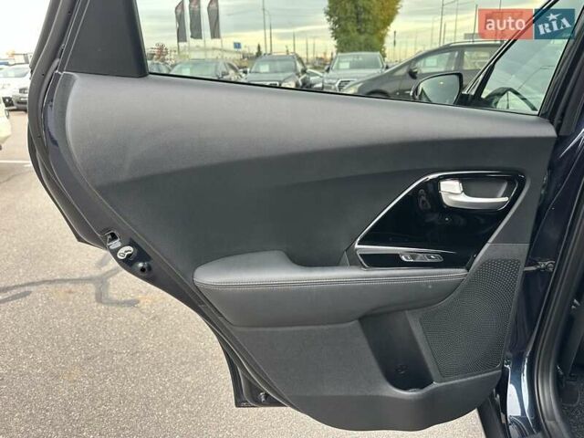 Синий Киа Niro, объемом двигателя 1.58 л и пробегом 119 тыс. км за 18300 $, фото 33 на Automoto.ua