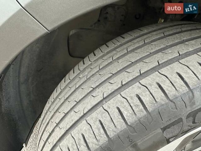 Синий Киа Niro, объемом двигателя 1.58 л и пробегом 119 тыс. км за 18300 $, фото 13 на Automoto.ua