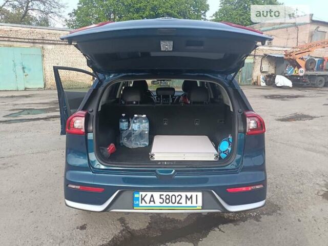 Синій Кіа Niro, об'ємом двигуна 1.6 л та пробігом 175 тис. км за 15500 $, фото 5 на Automoto.ua