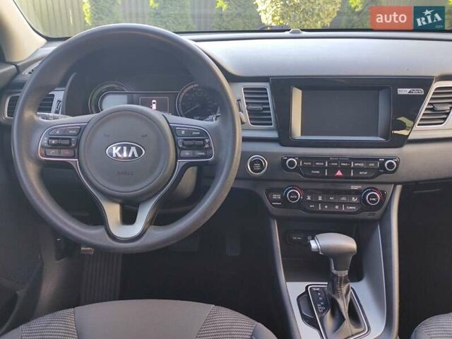 Синий Киа Niro, объемом двигателя 1.6 л и пробегом 177 тыс. км за 17200 $, фото 31 на Automoto.ua