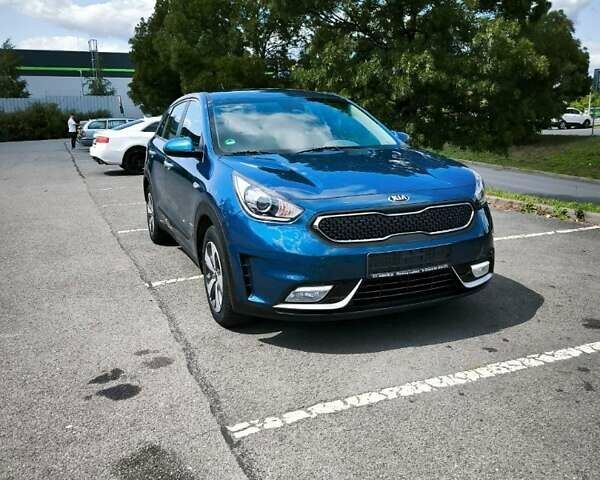 Синий Киа Niro, объемом двигателя 1.58 л и пробегом 156 тыс. км за 17500 $, фото 3 на Automoto.ua