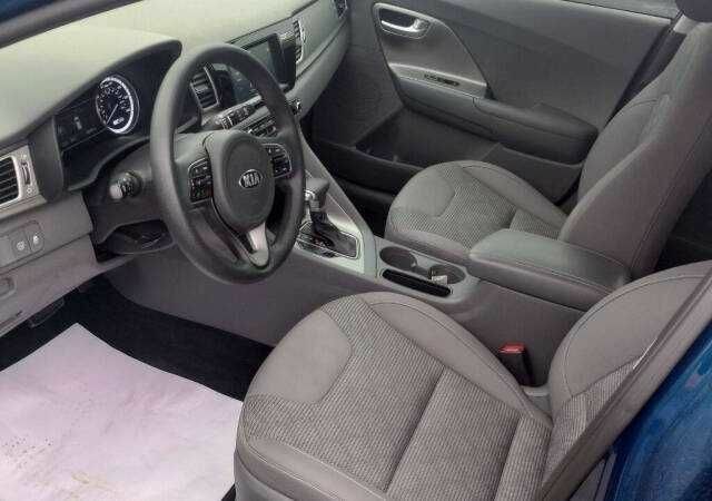 Синий Киа Niro, объемом двигателя 1.6 л и пробегом 45 тыс. км за 3600 $, фото 4 на Automoto.ua