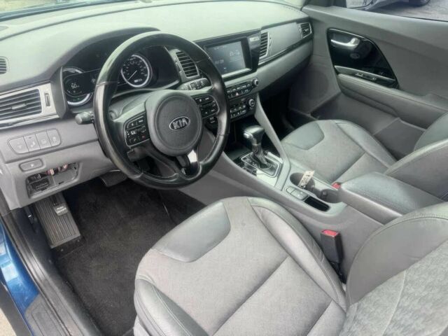 Синий Киа Niro, объемом двигателя 1.6 л и пробегом 41 тыс. км за 10300 $, фото 6 на Automoto.ua