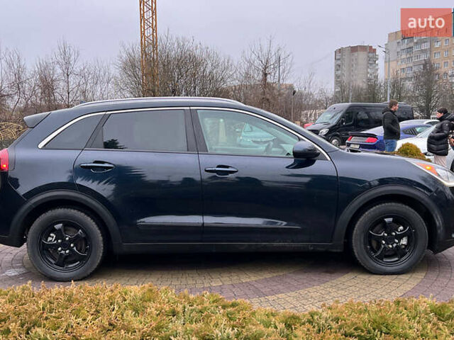 Синій Кіа Niro, об'ємом двигуна 1.58 л та пробігом 110 тис. км за 18300 $, фото 7 на Automoto.ua