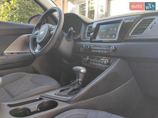 Синий Киа Niro, объемом двигателя 1.6 л и пробегом 177 тыс. км за 17200 $, фото 38 на Automoto.ua