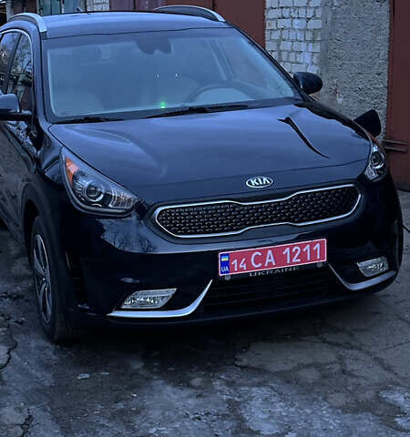 Синий Киа Niro, объемом двигателя 1.6 л и пробегом 123 тыс. км за 18900 $, фото 3 на Automoto.ua