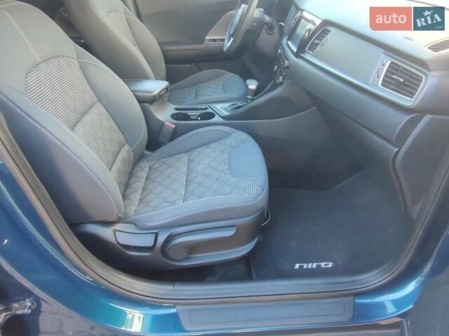 Синий Киа Niro, объемом двигателя 1.6 л и пробегом 177 тыс. км за 17200 $, фото 47 на Automoto.ua