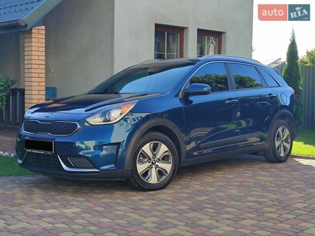 Синий Киа Niro, объемом двигателя 1.6 л и пробегом 177 тыс. км за 17200 $, фото 3 на Automoto.ua