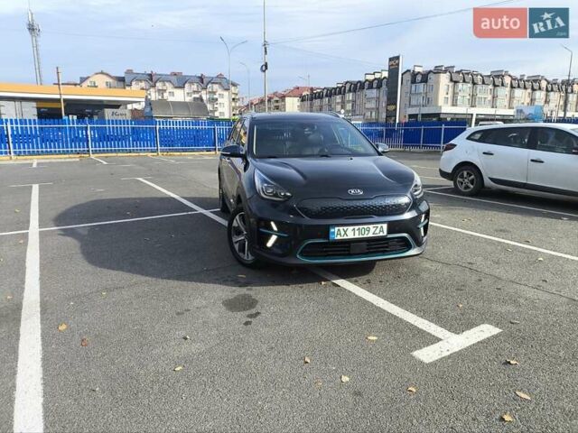 Синий Киа Niro, объемом двигателя 0 л и пробегом 128 тыс. км за 19300 $, фото 3 на Automoto.ua
